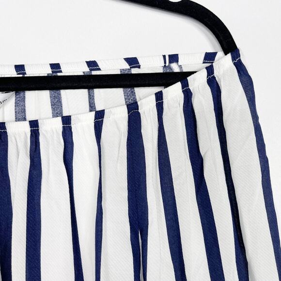 New Cupcakes and Cashmere XS White Blue Striped Off The Shoulder Blouse Top - Picture 4 of 8